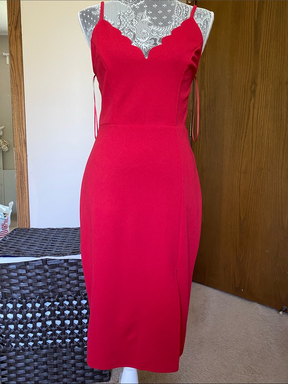Socialite Red Scallop-Neck Midi Bodycon Dress